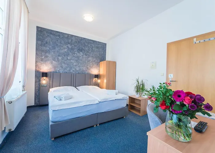 Narodni Dum Hotel Podborany